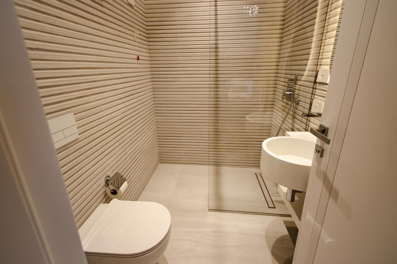 Hotel The Crown Boutique & 4*