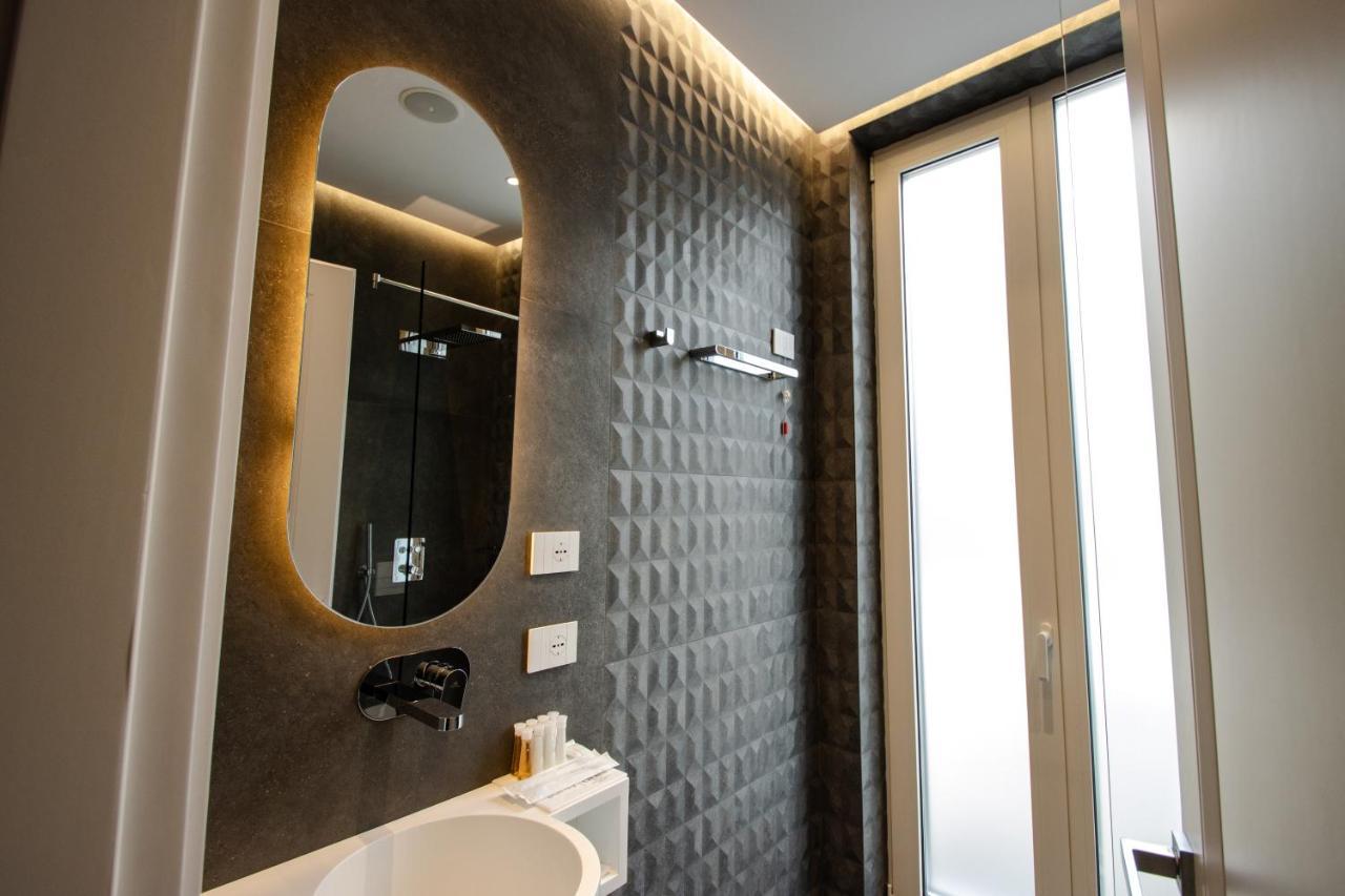 The Crown Boutique & 4* Tirana