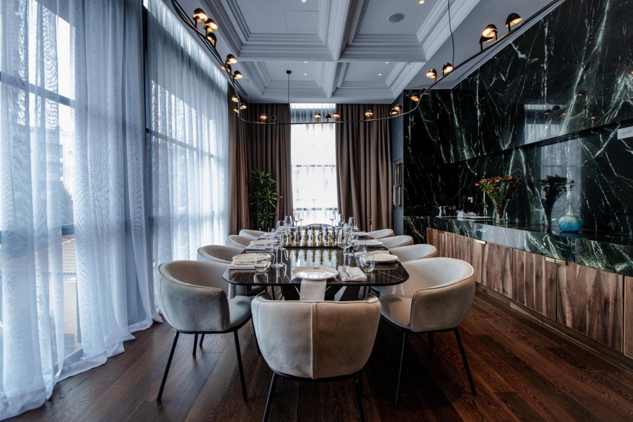 Hotel The Crown Boutique & 4*