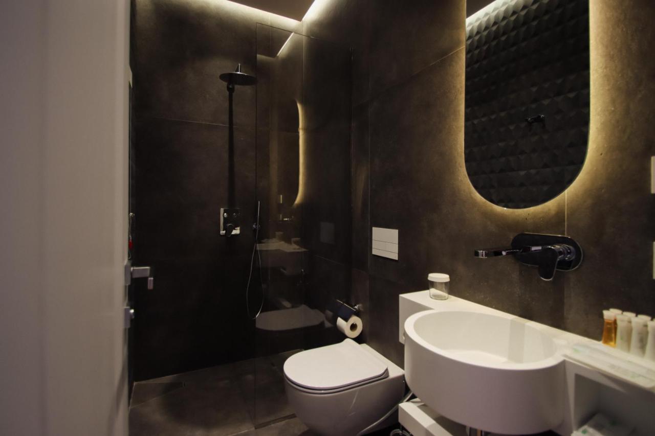 Hotel The Crown Boutique & 4*
