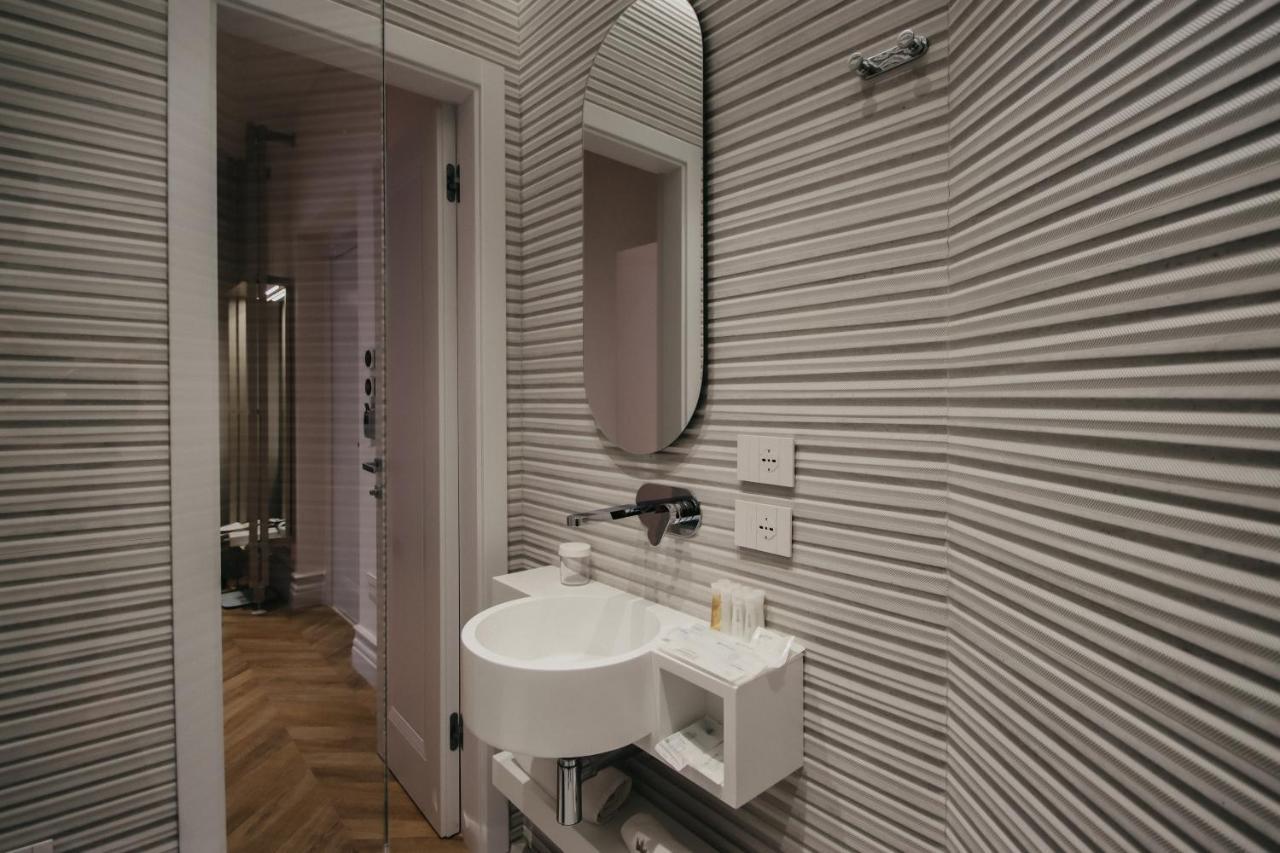 The Crown Boutique & 4* Tirana